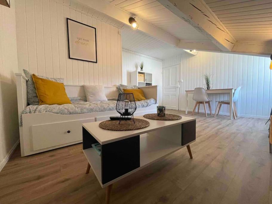 Studio Cosy, En Centre, Proche Gare, Vue Degagee 발랑스 외부 사진
