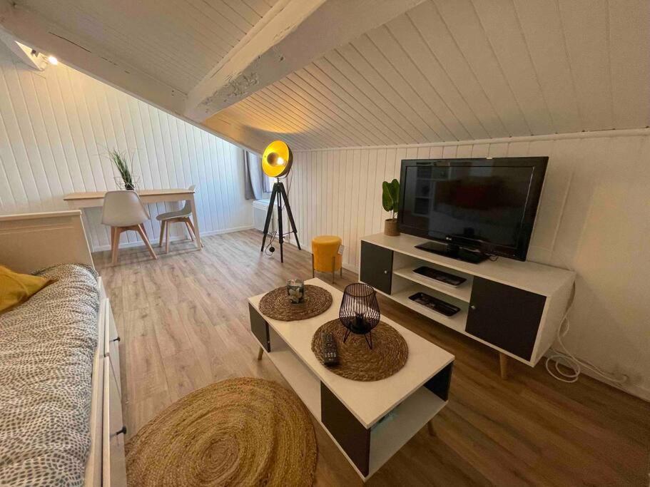 Studio Cosy, En Centre, Proche Gare, Vue Degagee 발랑스 외부 사진